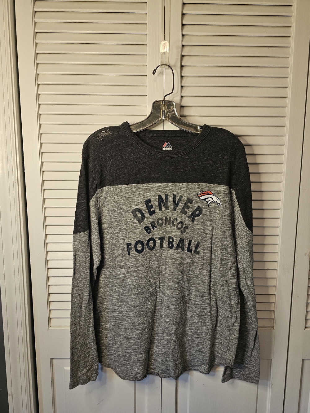 Denver Broncos Womens Gray Long-Sleeve Football Tee SZ- Medium